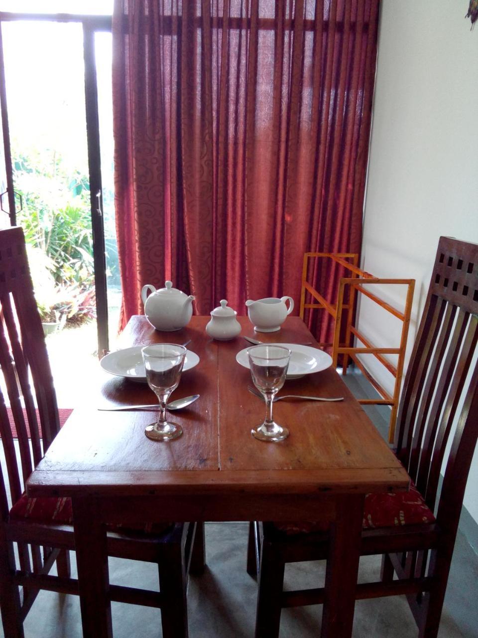 Villa Maleena Hikkaduwa Bagian luar foto